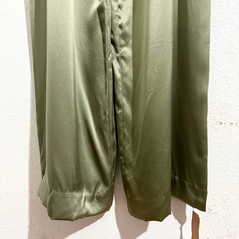 NWT Reformation Sage Silk‎ Jumpsuit in Artichoke - Picture 9 of 12
